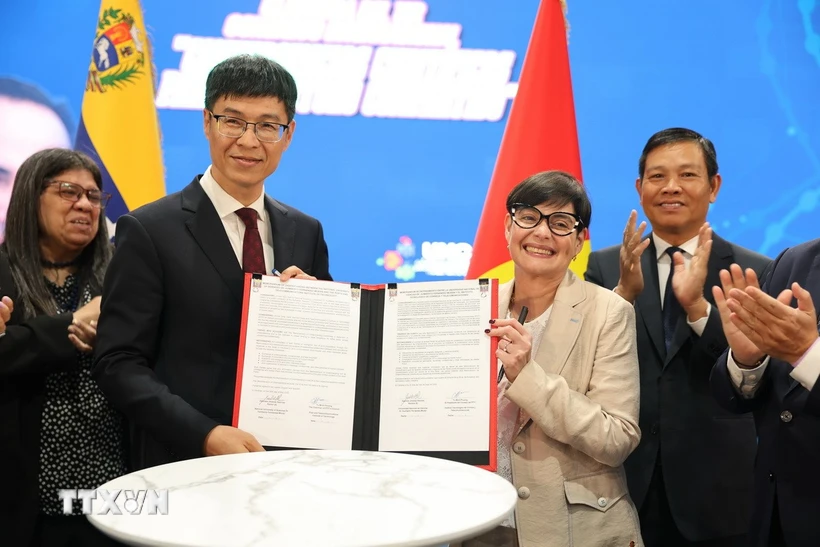 Venezuela muốn Việt Nam chia sẻ kinh nghiệm phát triển khoa học-công nghệ